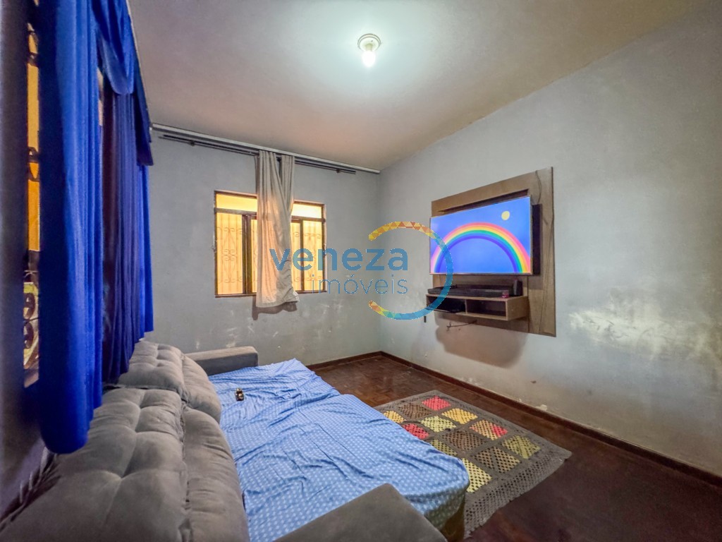 Casa Residencial à venda no bairro Leonor de Londrina com 183m<sup>2</sup> útil, 4 quartos, 3 vagas de garagem