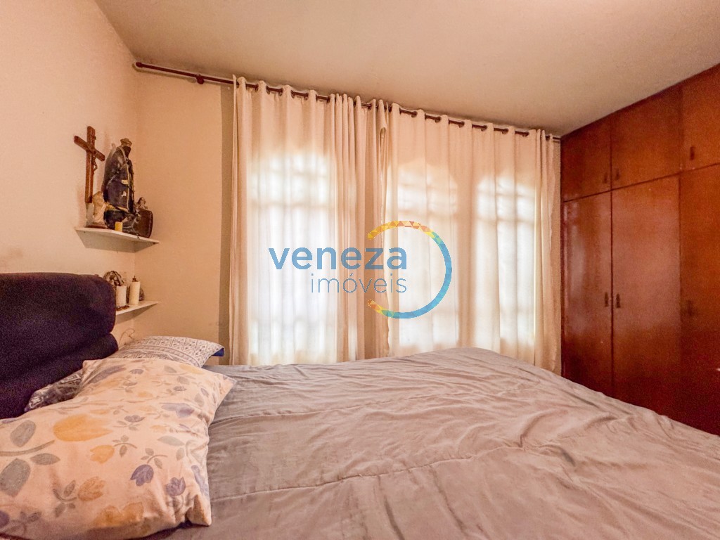 Casa Residencial à venda no bairro Leonor de Londrina com 183m<sup>2</sup> útil, 4 quartos, 3 vagas de garagem