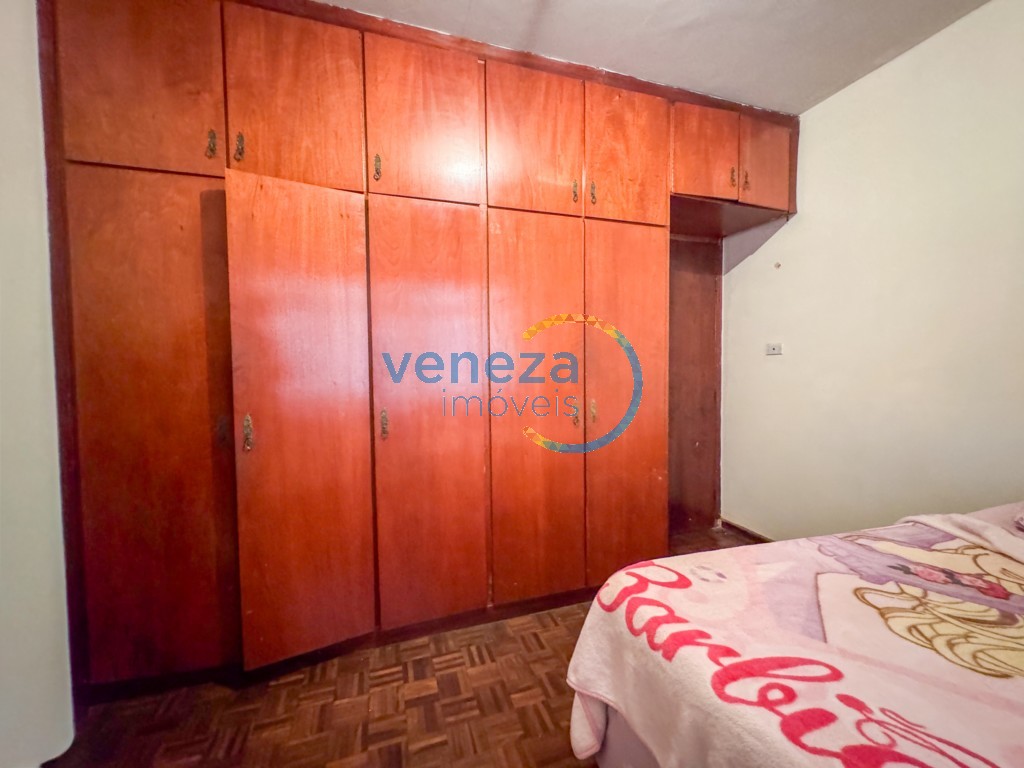 Casa Residencial à venda no bairro Leonor de Londrina com 183m<sup>2</sup> útil, 4 quartos, 3 vagas de garagem