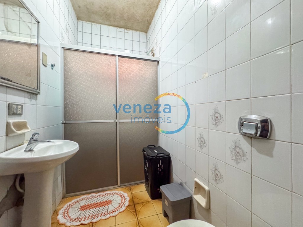 Casa Residencial à venda no bairro Leonor de Londrina com 183m<sup>2</sup> útil, 4 quartos, 3 vagas de garagem