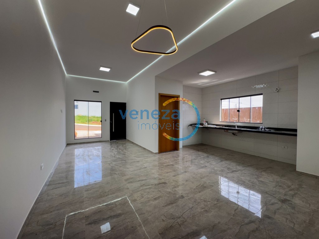 Casa Residencial à venda no bairro Heimtal de Londrina com 103m<sup>2</sup> útil, 3 quartos, 1 vaga de garagem