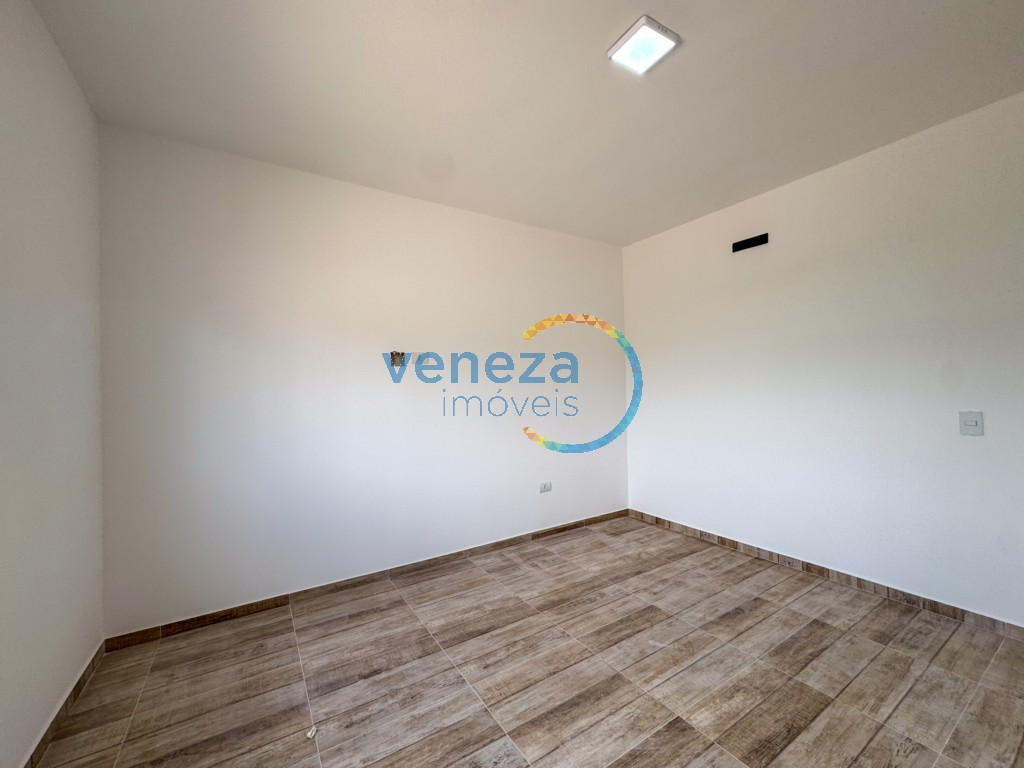 Casa Residencial à venda no bairro Heimtal de Londrina com 103m<sup>2</sup> útil, 3 quartos, 1 vaga de garagem