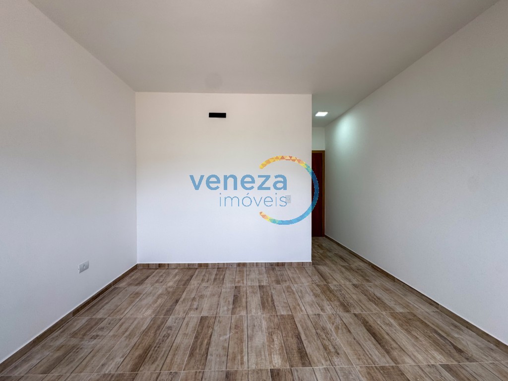 Casa Residencial à venda no bairro Heimtal de Londrina com 103m<sup>2</sup> útil, 3 quartos, 1 vaga de garagem