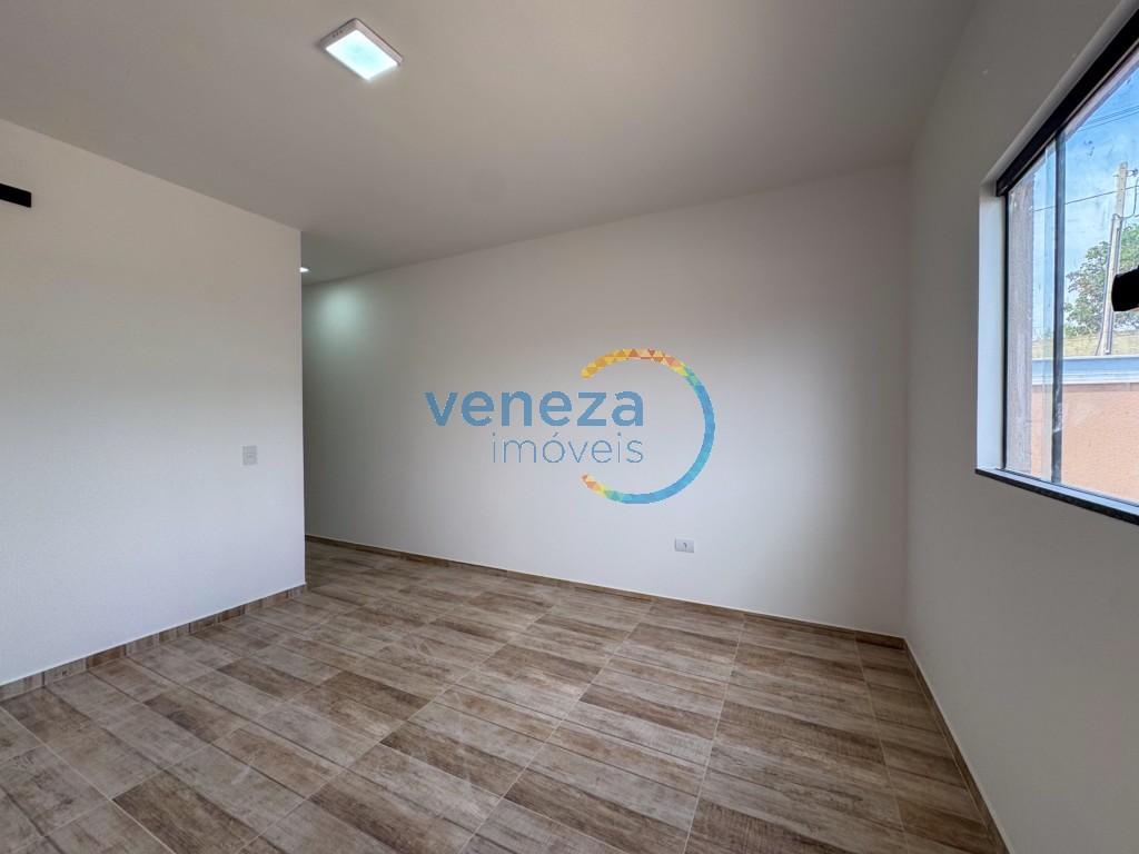 Casa Residencial à venda no bairro Heimtal de Londrina com 103m<sup>2</sup> útil, 3 quartos, 1 vaga de garagem