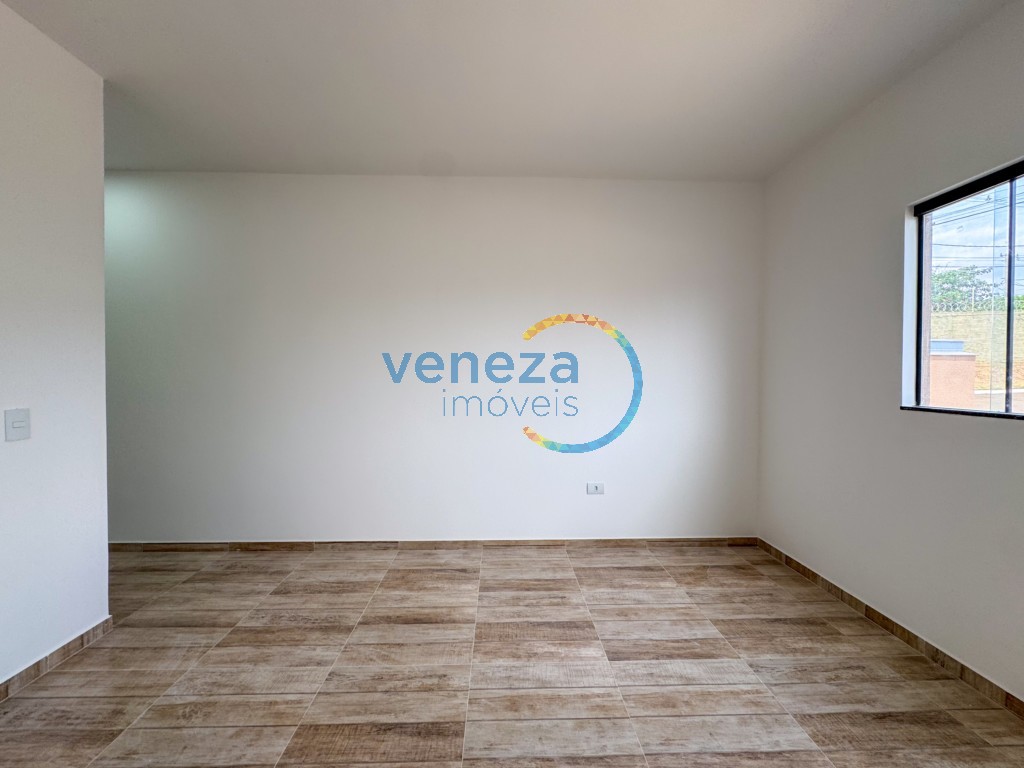 Casa Residencial à venda no bairro Heimtal de Londrina com 103m<sup>2</sup> útil, 3 quartos, 1 vaga de garagem