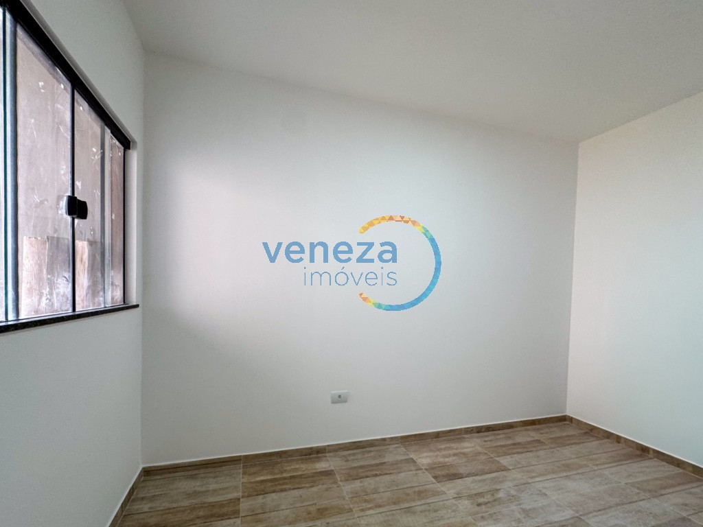 Casa Residencial à venda no bairro Heimtal de Londrina com 103m<sup>2</sup> útil, 3 quartos, 1 vaga de garagem