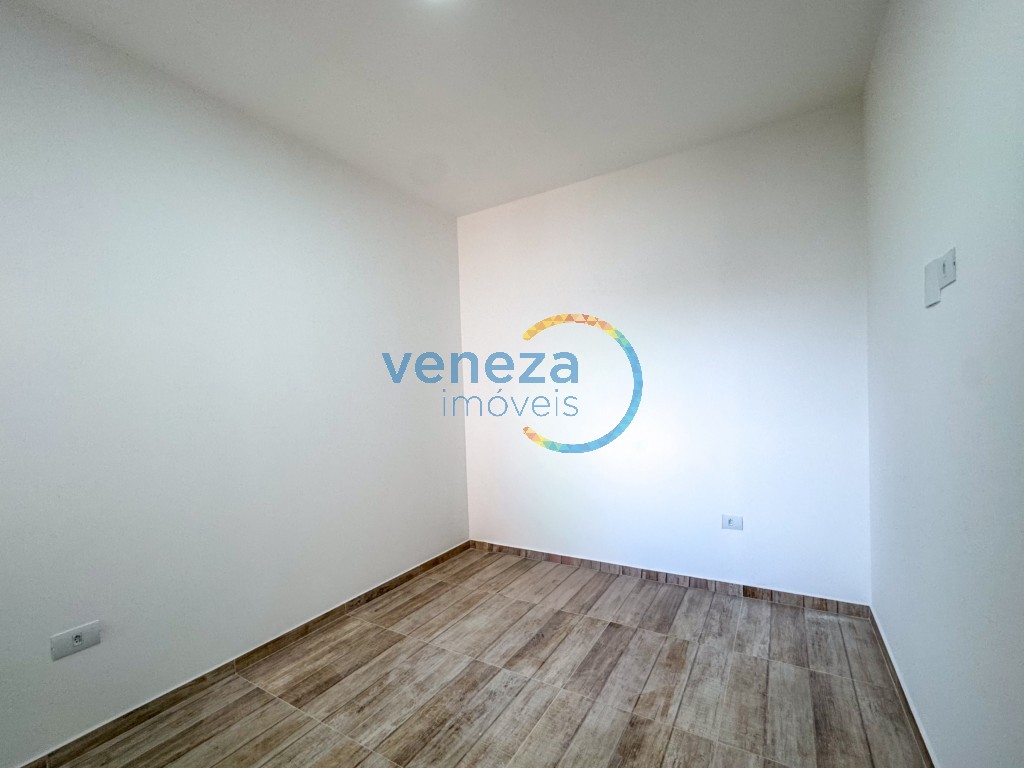 Casa Residencial à venda no bairro Heimtal de Londrina com 103m<sup>2</sup> útil, 3 quartos, 1 vaga de garagem