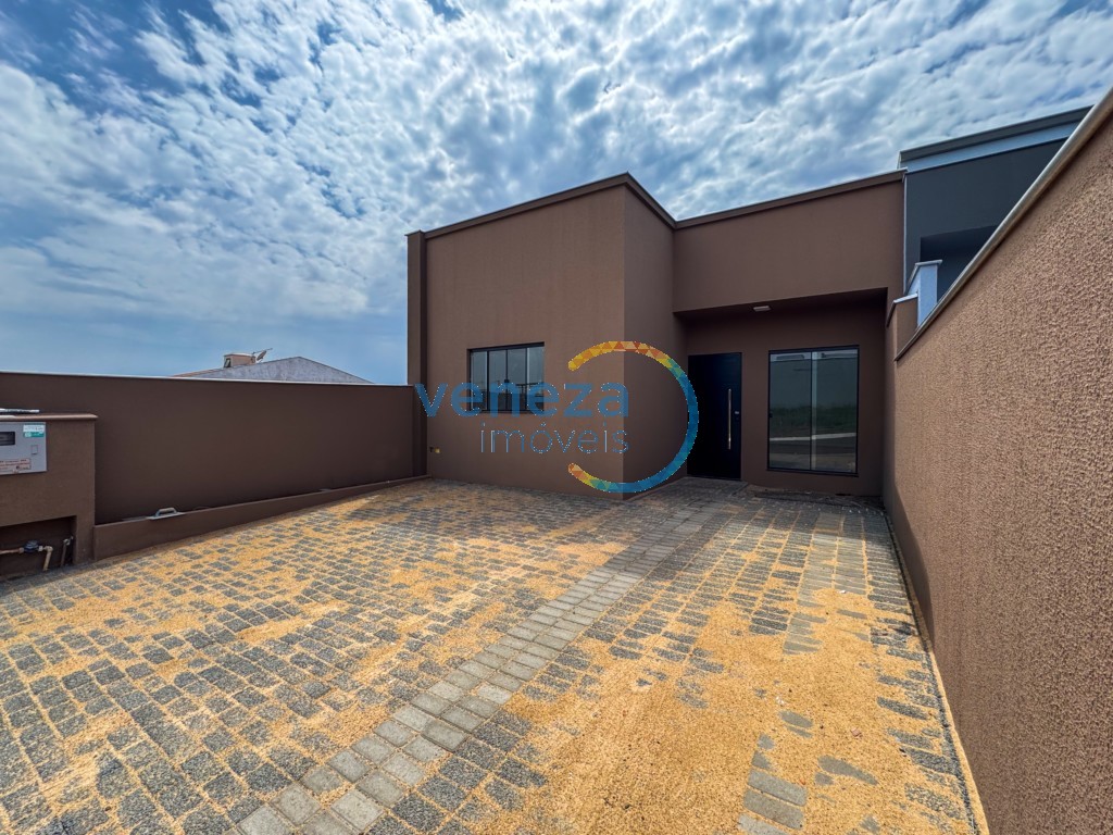 Casa Residencial à venda no bairro Heimtal de Londrina com 103m<sup>2</sup> útil, 3 quartos, 1 vaga de garagem