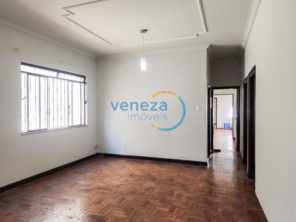 Casa Comercial à venda no bairro Bela Vista de Londrina com 190.2m<sup>2</sup> útil, 1 vaga de garagem