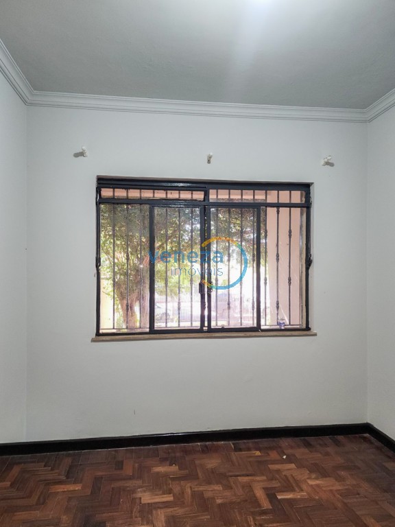Casa Comercial à venda no bairro Bela Vista de Londrina com 190.2m<sup>2</sup> útil, 1 vaga de garagem