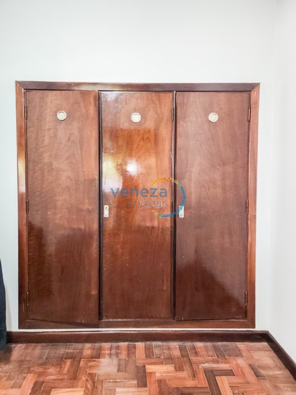 Casa Comercial à venda no bairro Bela Vista de Londrina com 190.2m<sup>2</sup> útil, 1 vaga de garagem