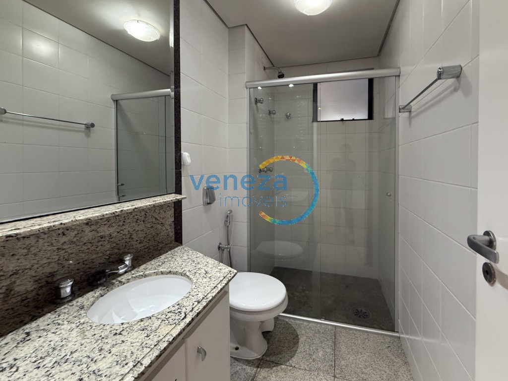 Apartamento à venda no bairro Centro de Londrina com 74.35m<sup>2</sup> útil, 2 quartos, 1 vaga de garagem