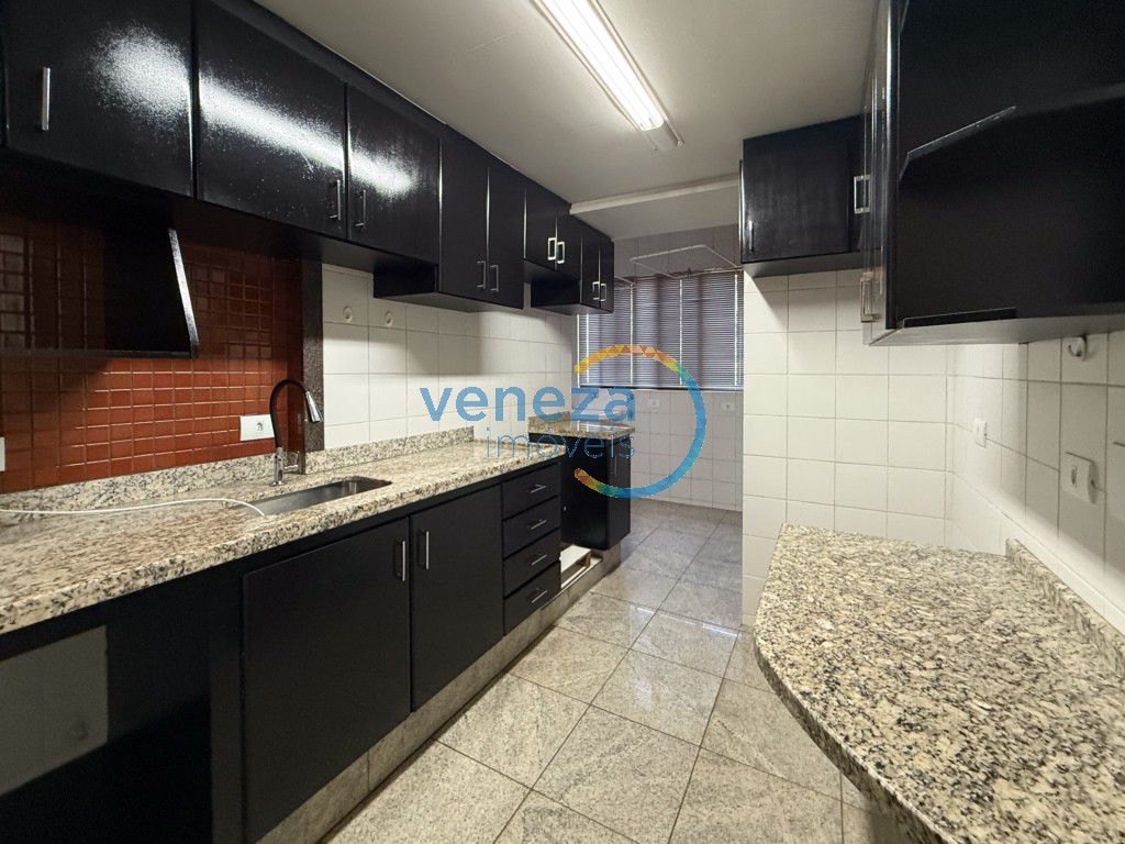 Apartamento à venda no bairro Centro de Londrina com 74.35m<sup>2</sup> útil, 2 quartos, 1 vaga de garagem
