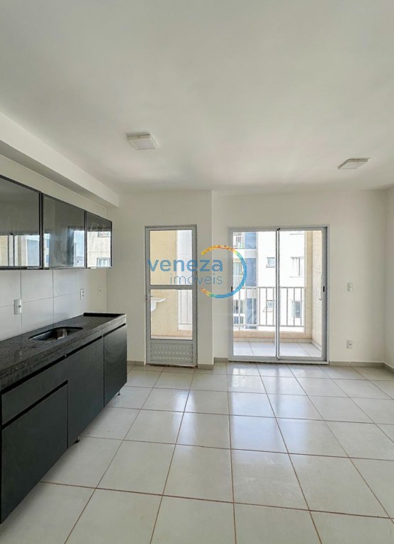Apartamento para venda no Maria Celina em Londrina com 67m² por R$ 169.000,00