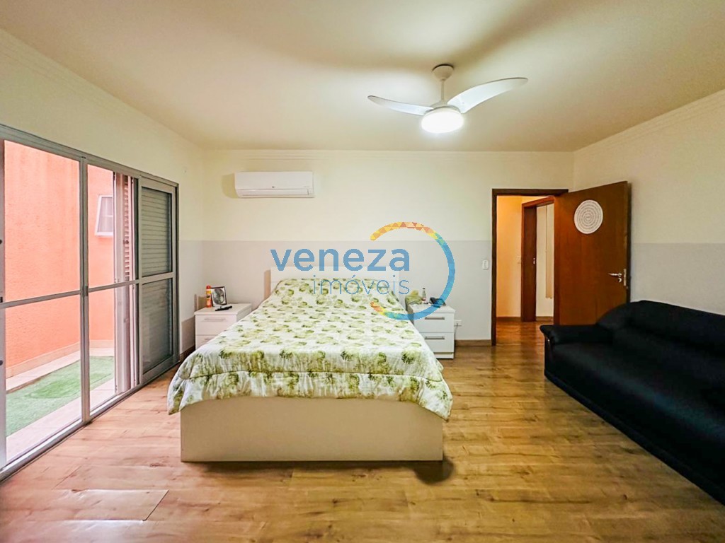 Casa Residencial à venda no bairro Aurora de Londrina com 360m<sup>2</sup> útil, 5 quartos, 6 vagas de garagem