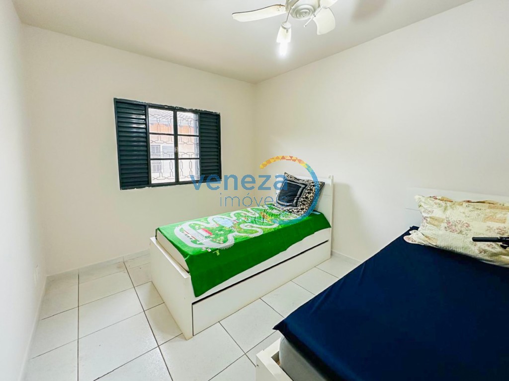 Casa Residencial à venda no bairro Aurora de Londrina com 360m<sup>2</sup> útil, 5 quartos, 6 vagas de garagem