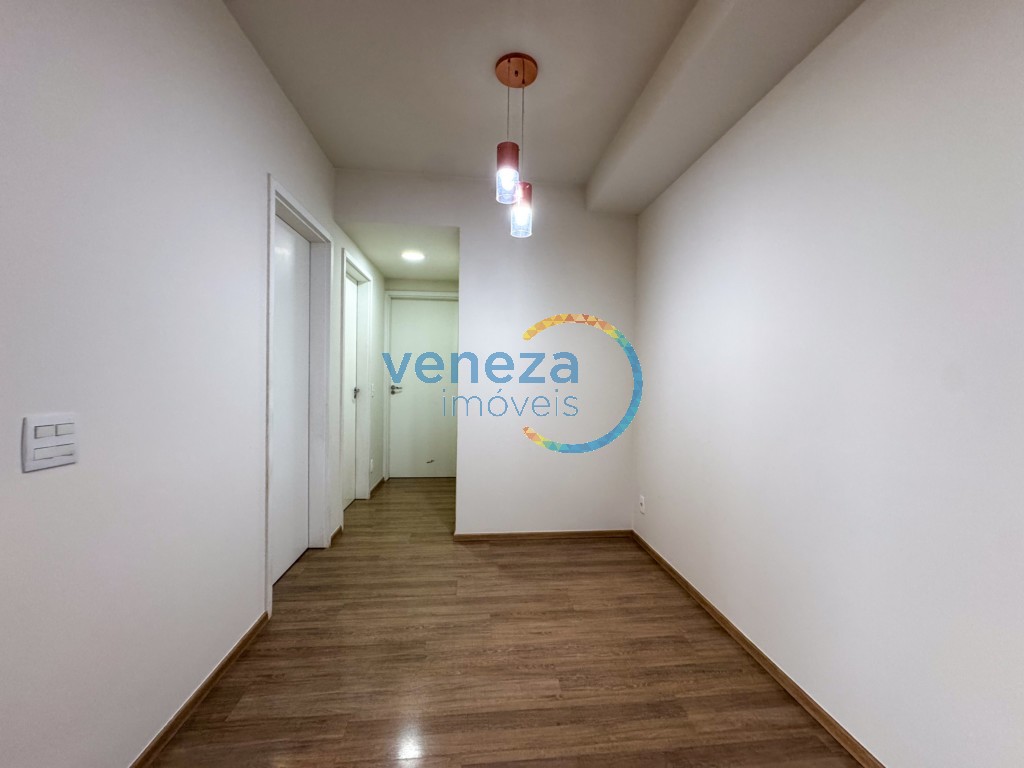 Apartamento para locação no bairro Gleba Palhano de Londrina com 78m<sup>2</sup> útil, 3 quartos, 2 vagas de garagem