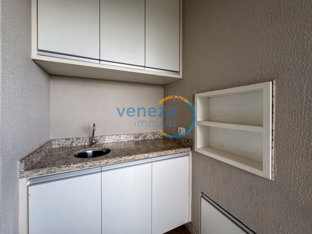 Apartamento para locação no bairro Gleba Palhano de Londrina com 78m<sup>2</sup> útil, 3 quartos, 2 vagas de garagem