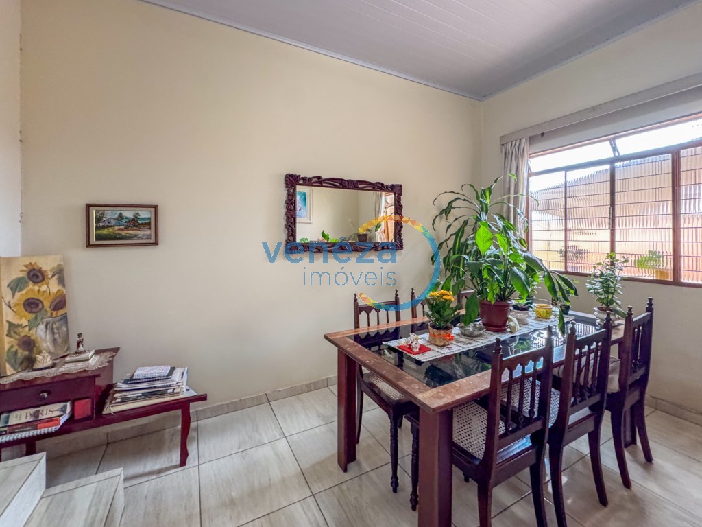 Casa Residencial para venda no bairro Milton Gavetti de Londrina - Foto 8