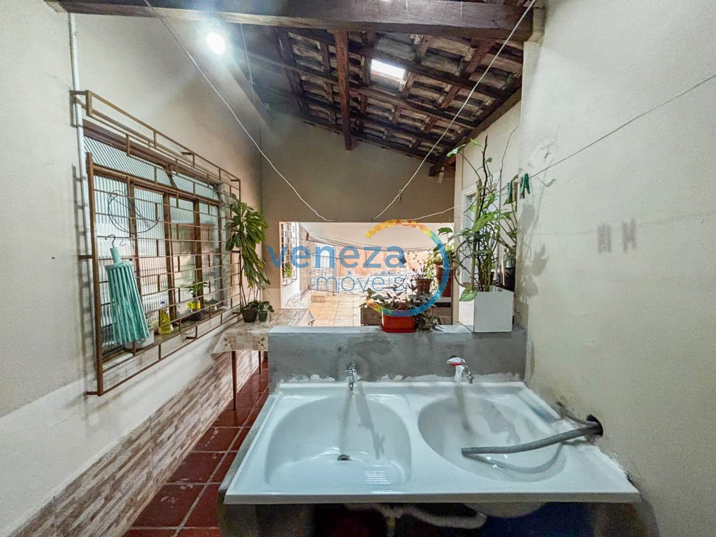 Casa Residencial para venda no bairro Milton Gavetti de Londrina - Foto 30