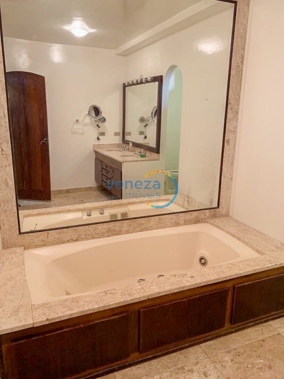 Casa Residencial para venda no bairro Quebec de Londrina - Foto 13