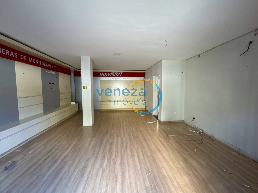 Casa Comercial à venda no bairro Centro de Londrina com 250m<sup>2</sup> útil, 1 vaga de garagem