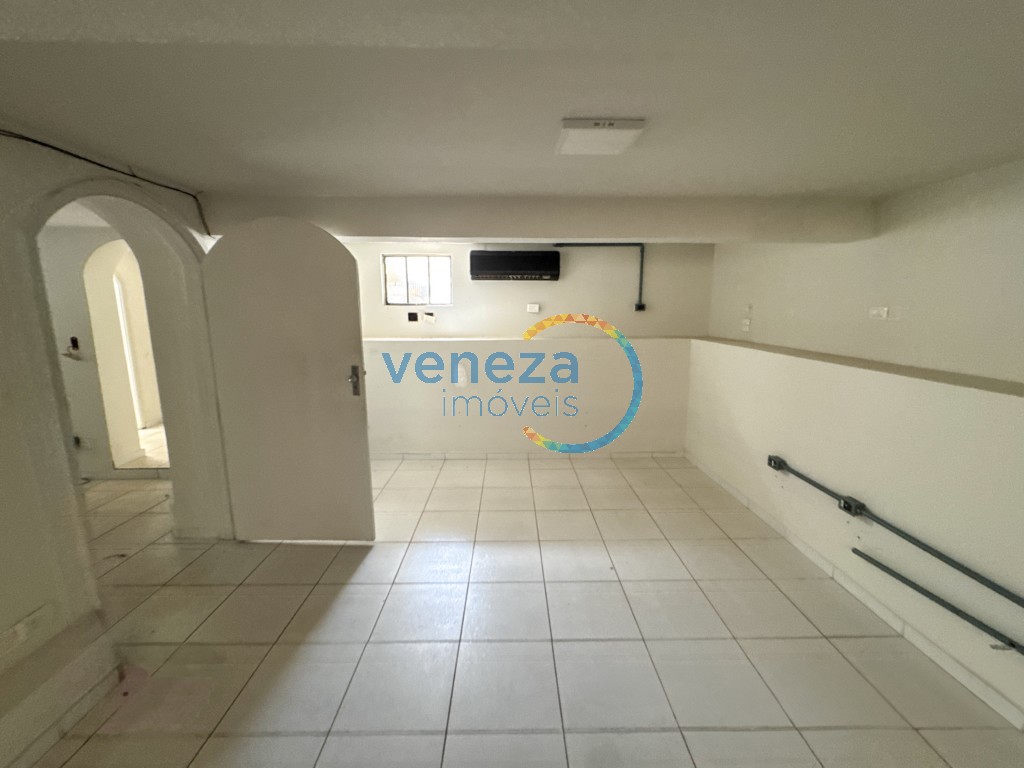 Casa Comercial à venda no bairro Centro de Londrina com 250m<sup>2</sup> útil, 1 vaga de garagem
