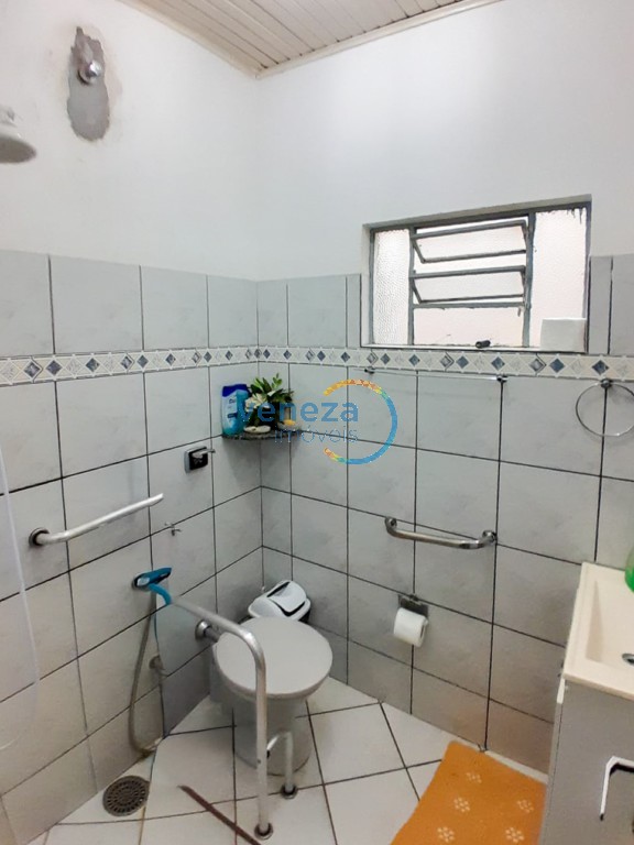 Casa Residencial para venda no bairro Carnascialli de Londrina - Foto 6
