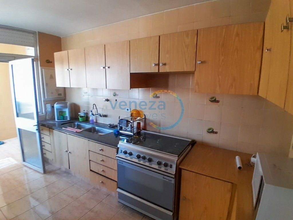 Apartamento para locação no bairro Centro de Londrina com 467.09m<sup>2</sup> útil, 5 quartos, 2 vagas de garagem - Foto 24