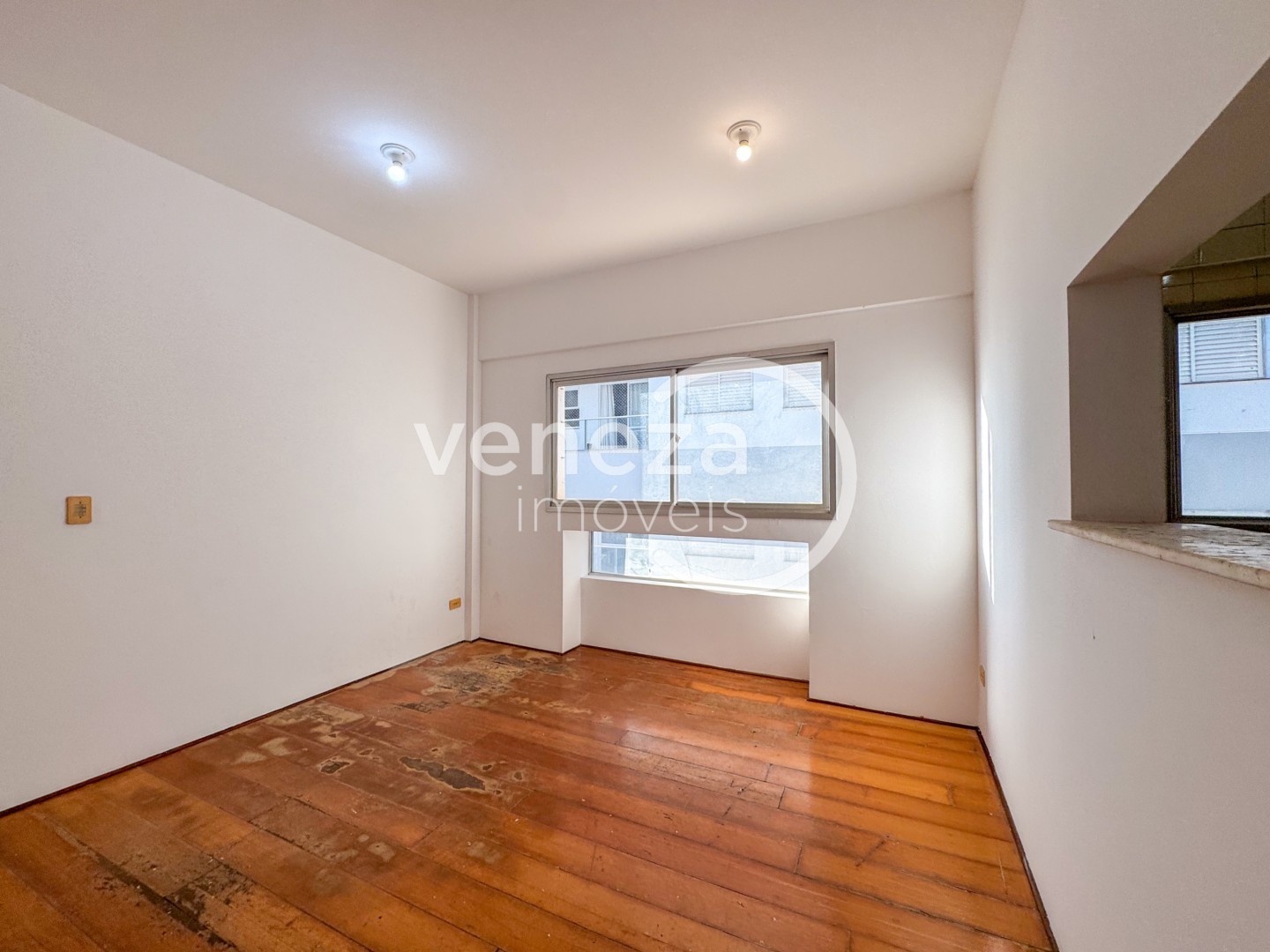 Apartamento para locacao no Vila Ipiranga em Londrina com 70m² por R$ 1.020