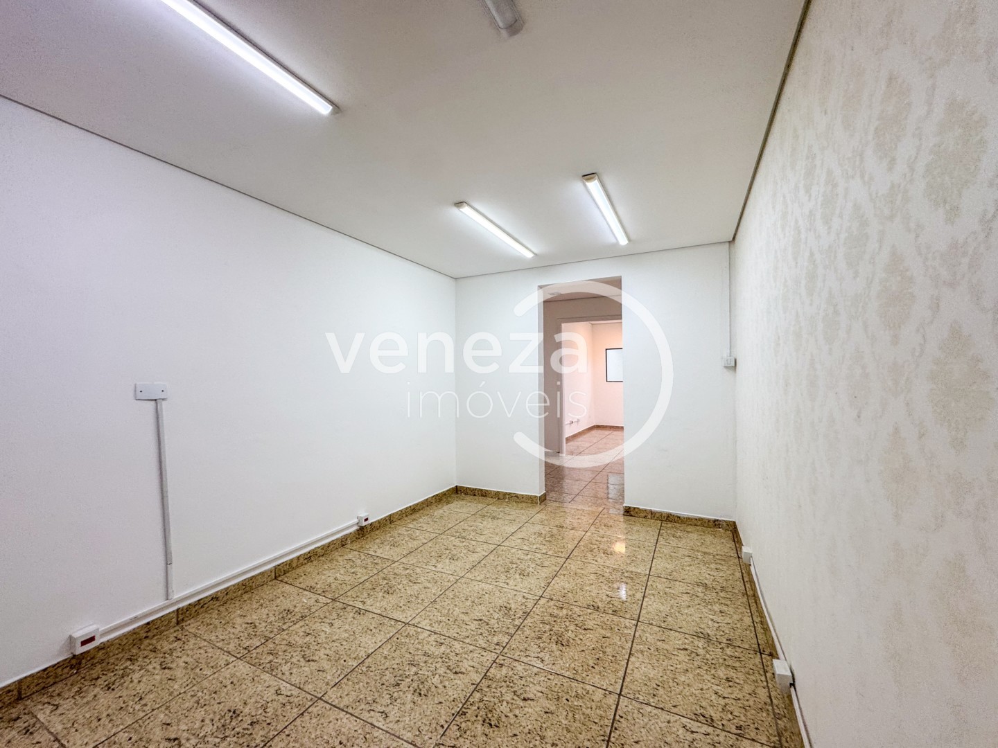 Salão-loja para locação no bairro Centro de Londrina - Foto 12
