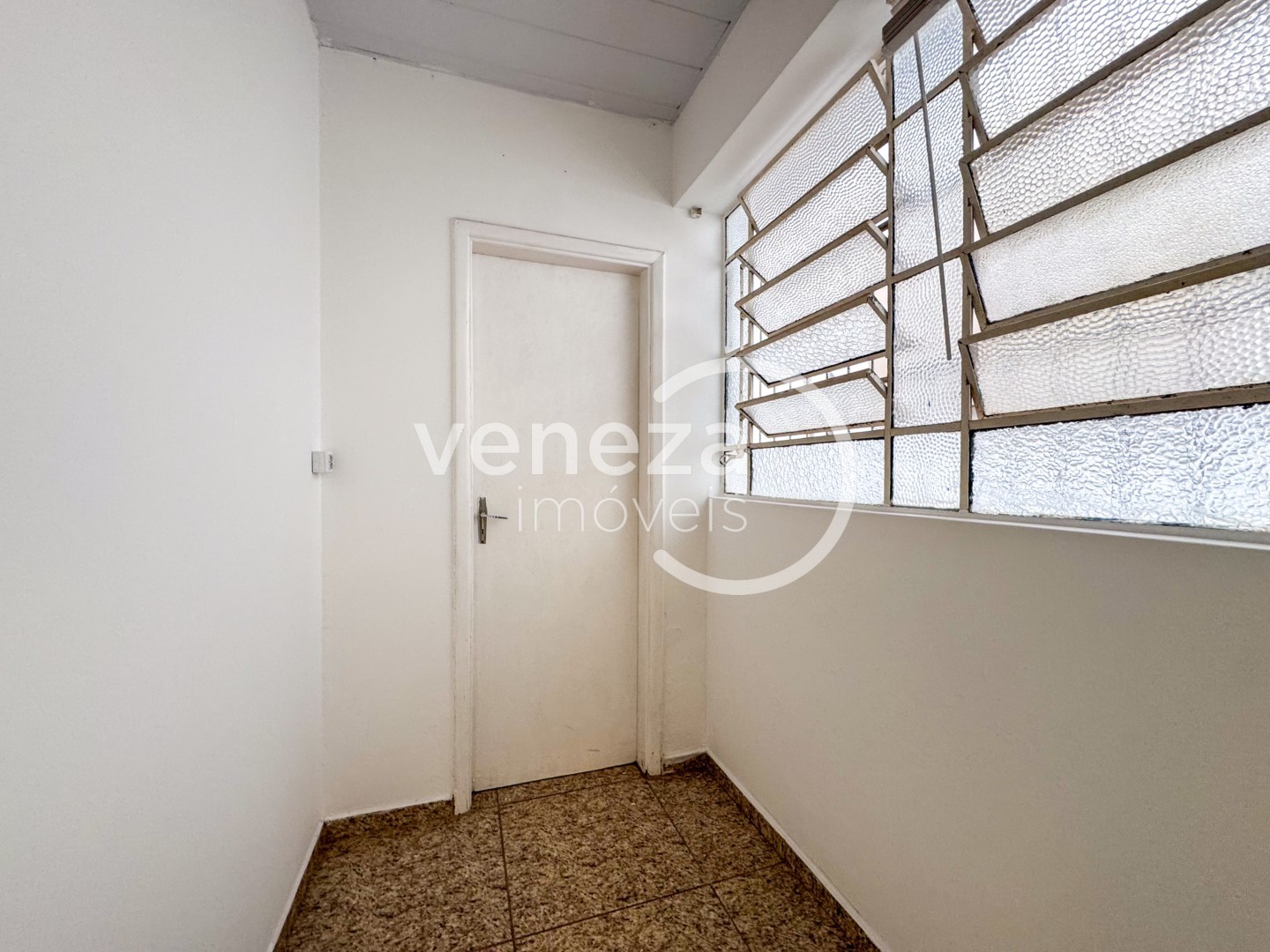 Salão-loja para locação no bairro Centro de Londrina - Foto 15