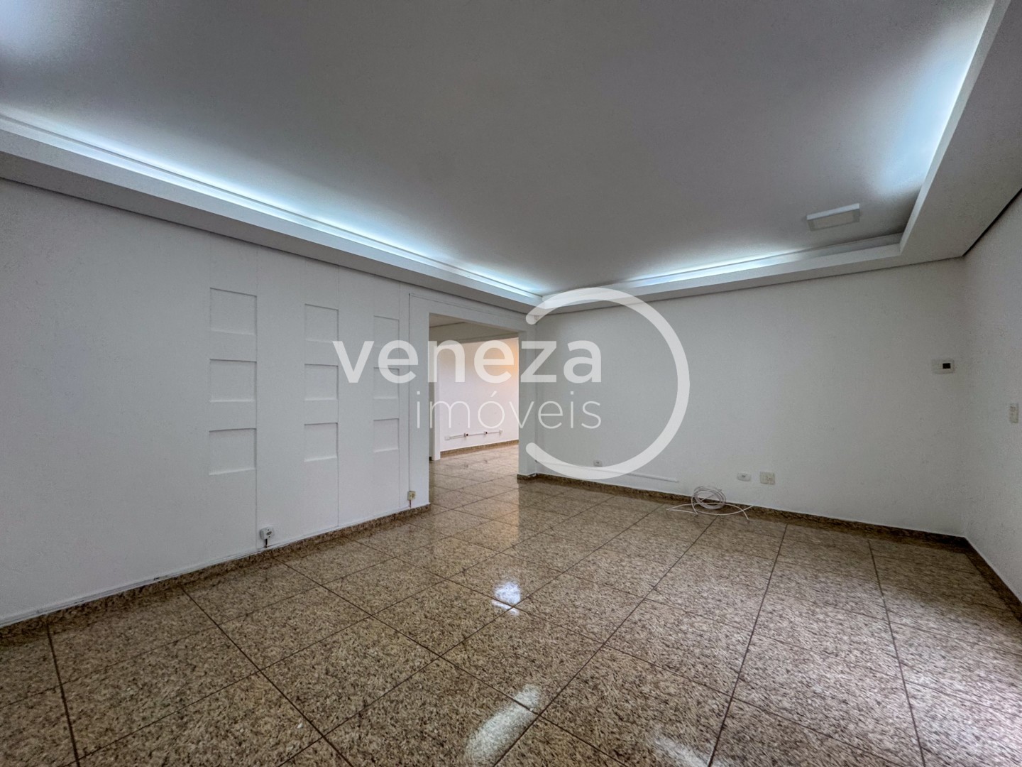 Salão-loja para locação no bairro Centro de Londrina - Foto 20