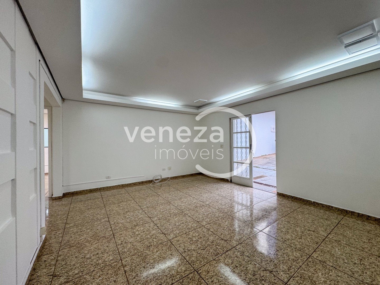 Salão-loja para locação no bairro Centro de Londrina - Foto 22