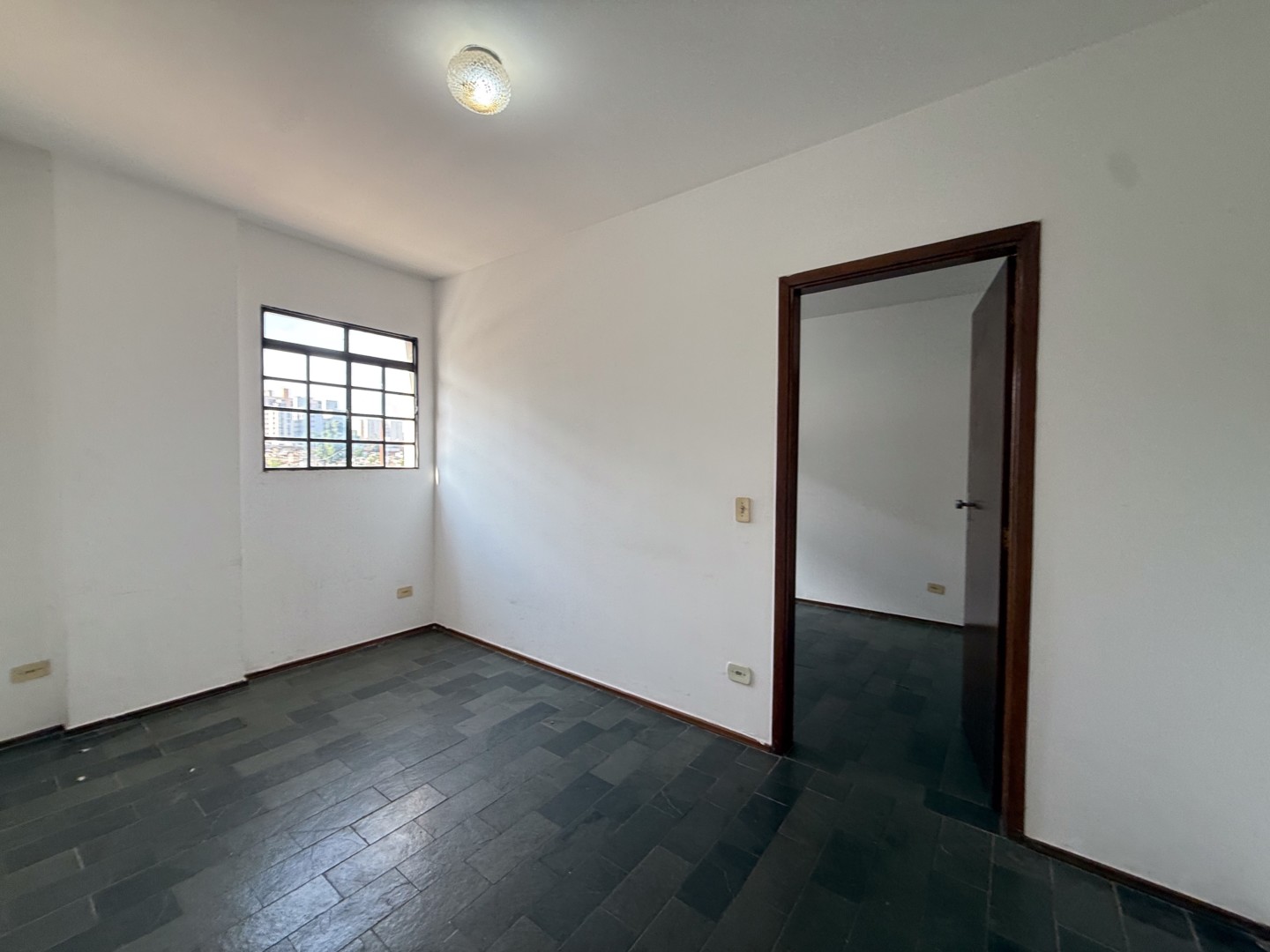 Apartamento para locação no bairro Centro de Londrina - Foto 4