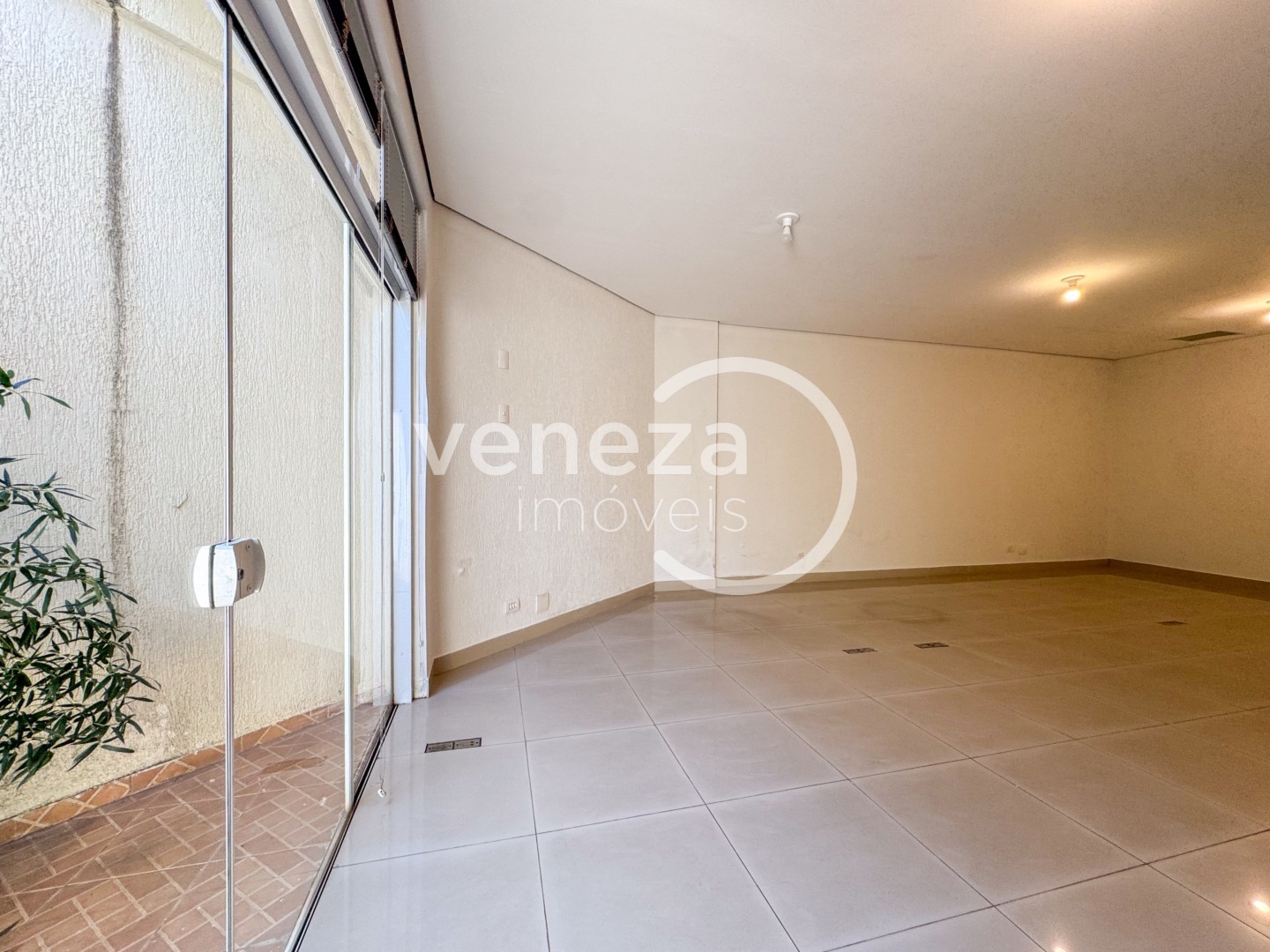 Salão-loja para locação no bairro Vila Ipiranga de Londrina - Foto 12