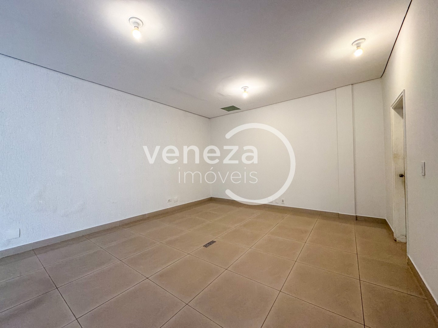 Salão-loja para locação no bairro Vila Ipiranga de Londrina - Foto 15