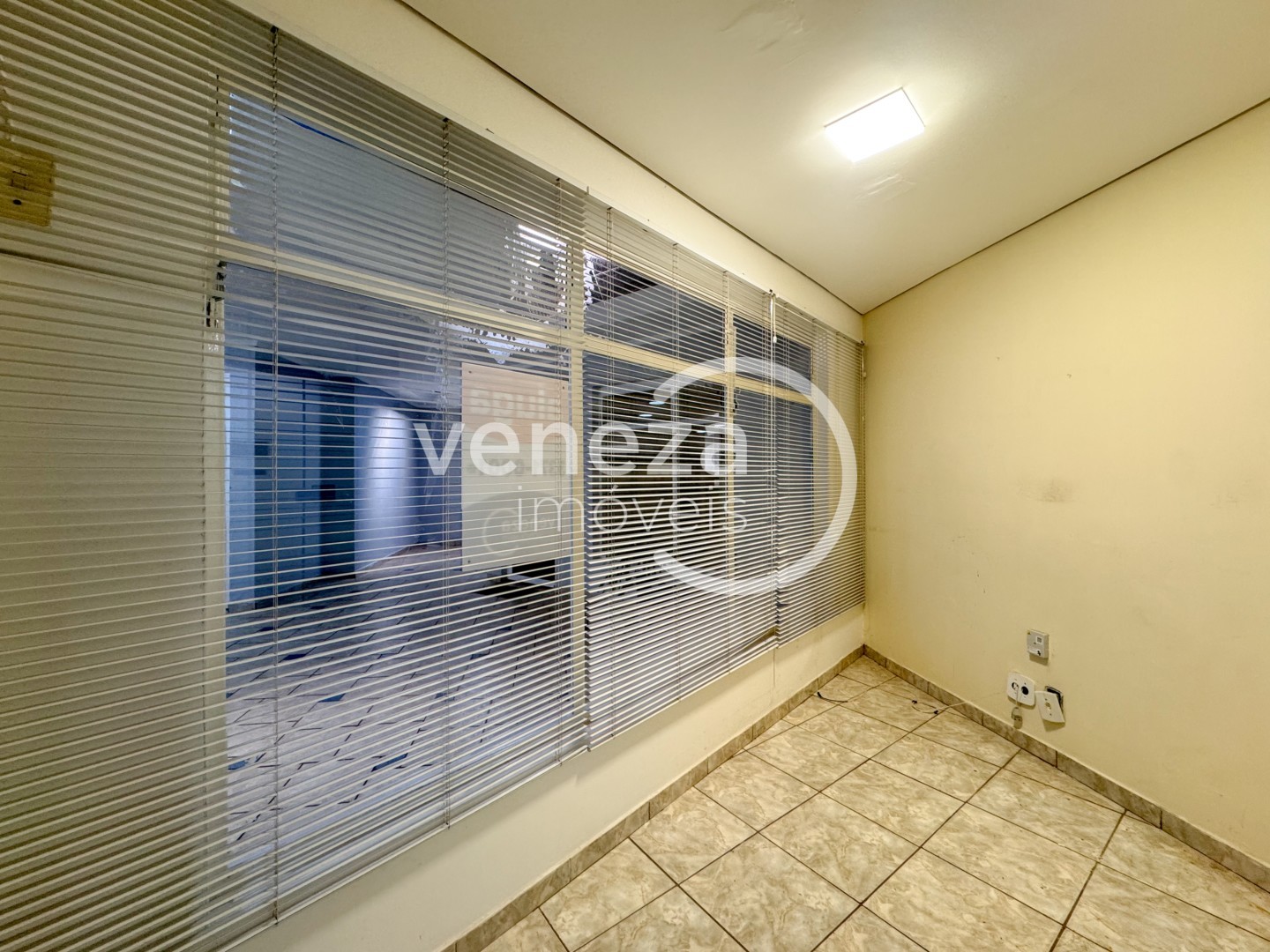 Salão-loja para locação no bairro Vila Ipiranga de Londrina - Foto 9