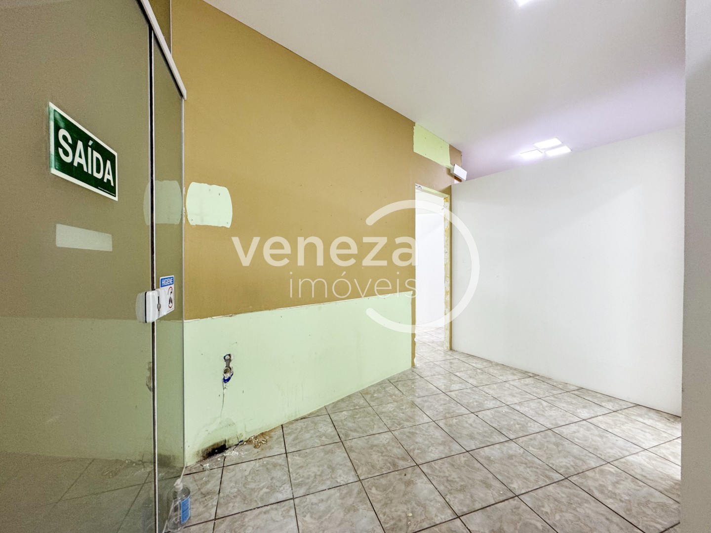 Salão-loja para locação no bairro Vila Ipiranga de Londrina - Foto 11