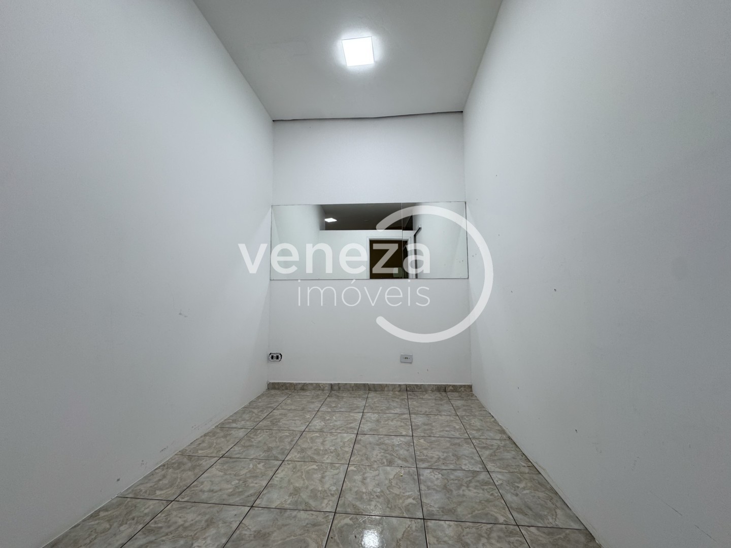 Salão-loja para locação no bairro Vila Ipiranga de Londrina - Foto 13
