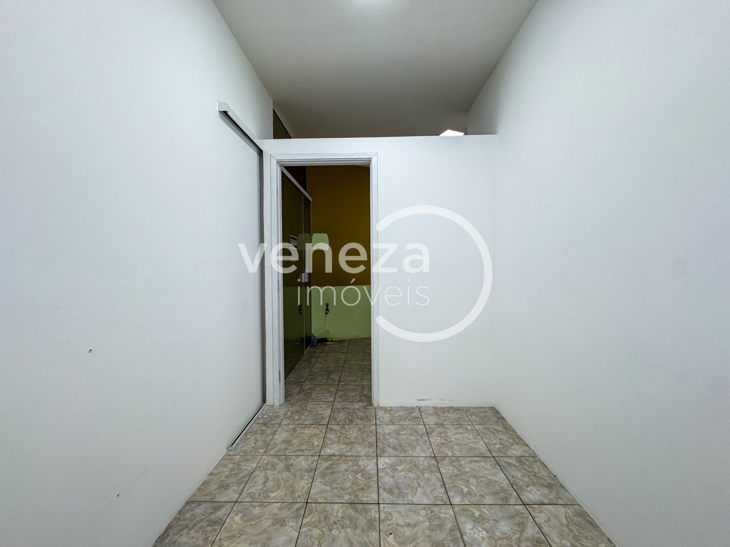 Salão-loja para locação no bairro Vila Ipiranga de Londrina - Foto 15