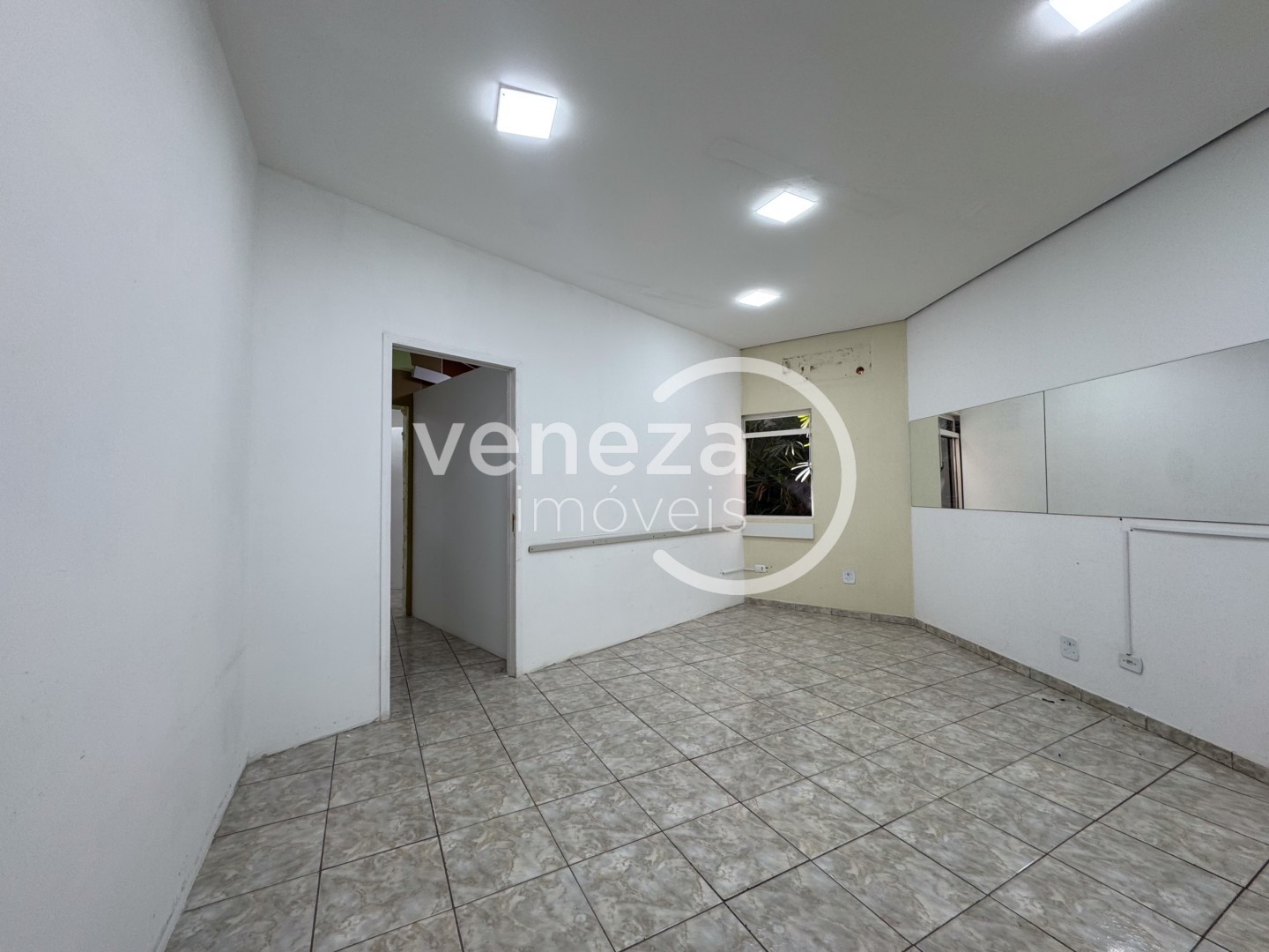Salão-loja para locação no bairro Vila Ipiranga de Londrina - Foto 20