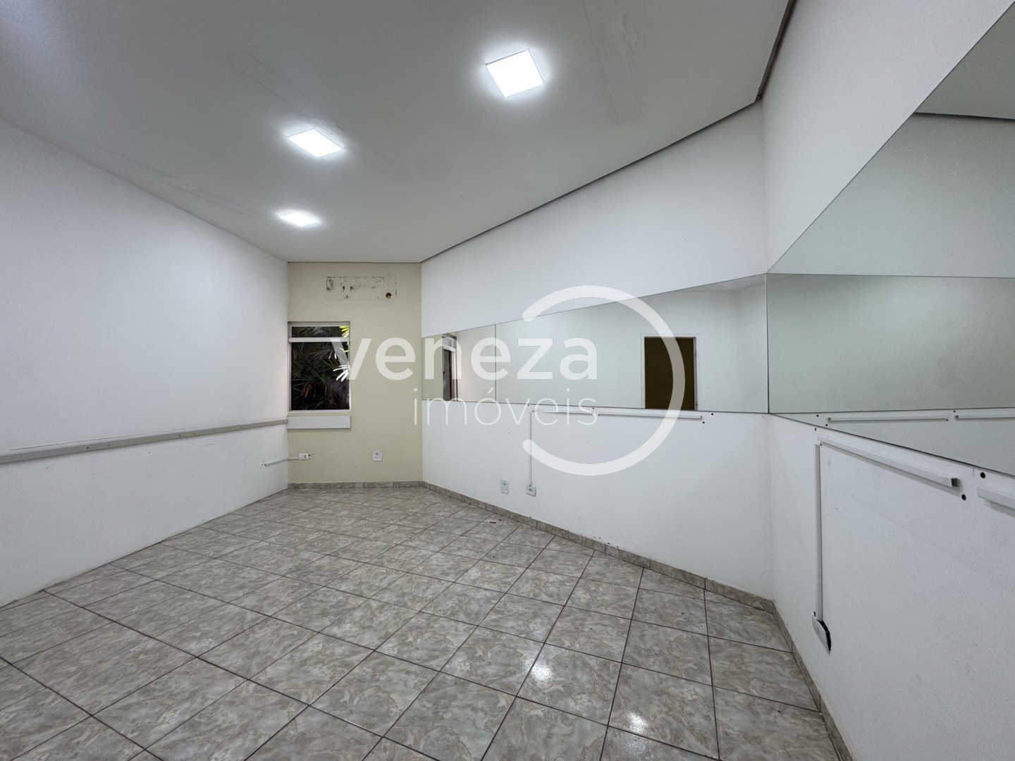 Salão-loja para locação no bairro Vila Ipiranga de Londrina - Foto 21