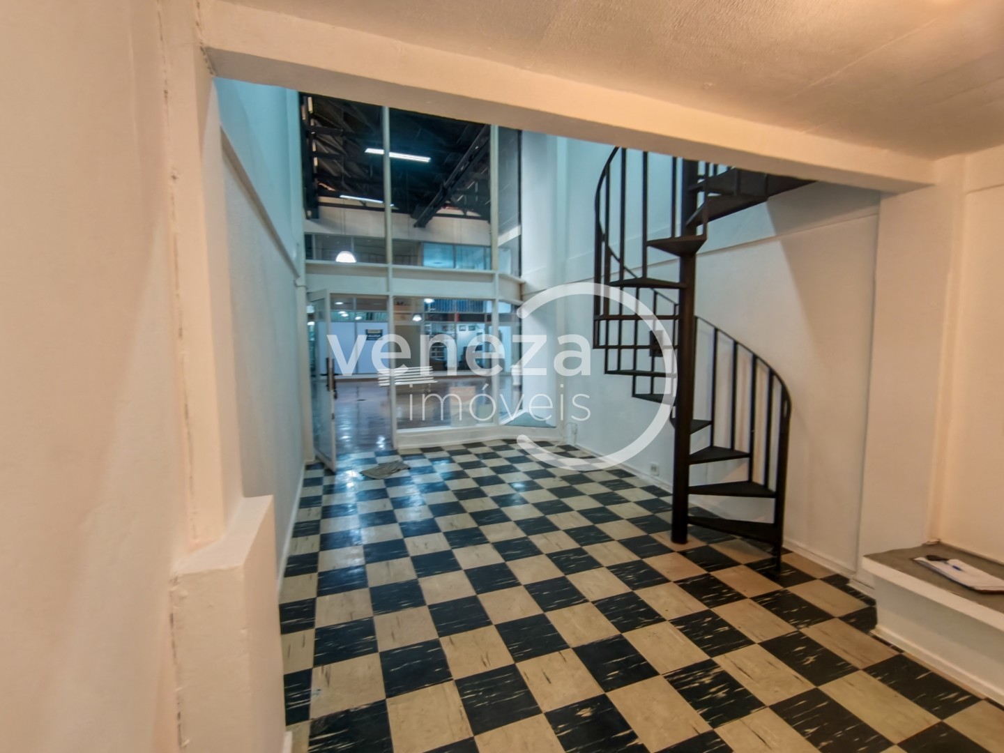 Salão-loja para locacao no Centro em Londrina com 51,11m² por R$ 630  - Foto 2