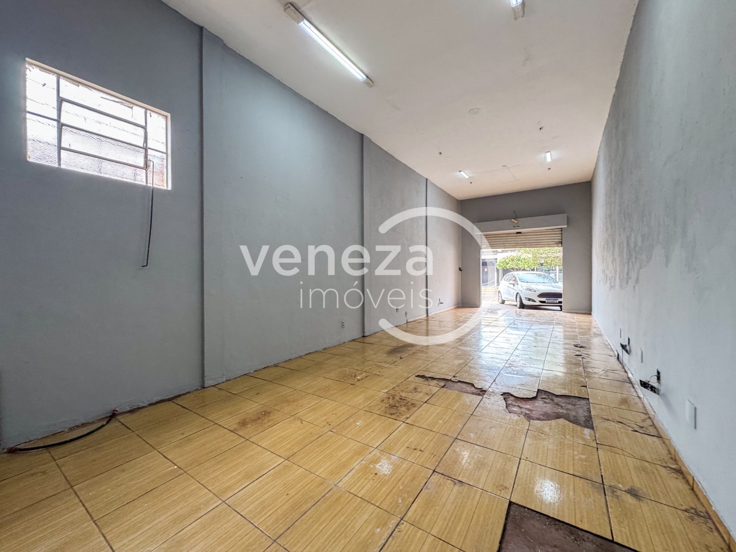 Salão-loja para locação no bairro Antares de Londrina - Foto 13