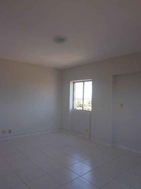 Apartamento para venda no Centro em Londrina com 40m² por R$ 89.000  - Foto 3