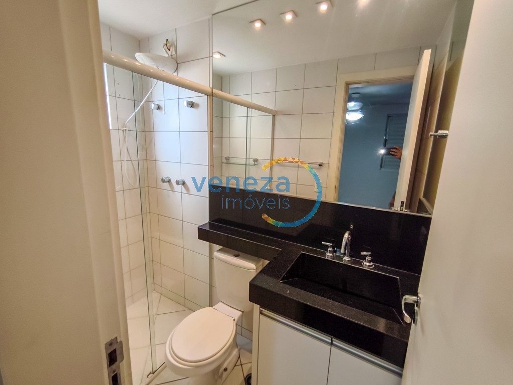 Apartamento para locação no bairro Centro de Londrina com 76.42m<sup>2</sup> útil, 3 quartos, 1 vaga de garagem