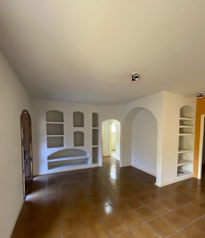 Casa Comercial para locacao no Araxa em Londrina com 270m² por R$ 5.250,00