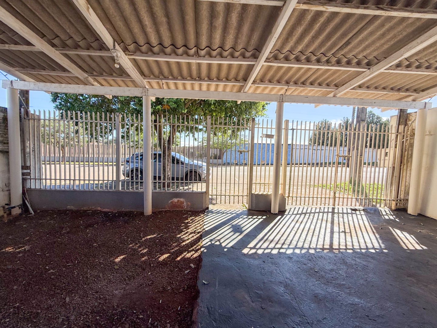 Casa Residencial para locacao no Conjunto Cafe em Londrina com 60m² por R$ 1.550