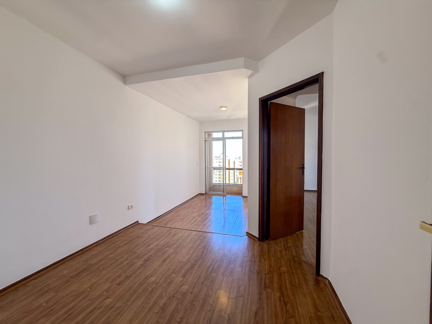 Apartamento para locacao no Centro em Londrina com 145,97m² por R$ 2.000,00  - Foto 2